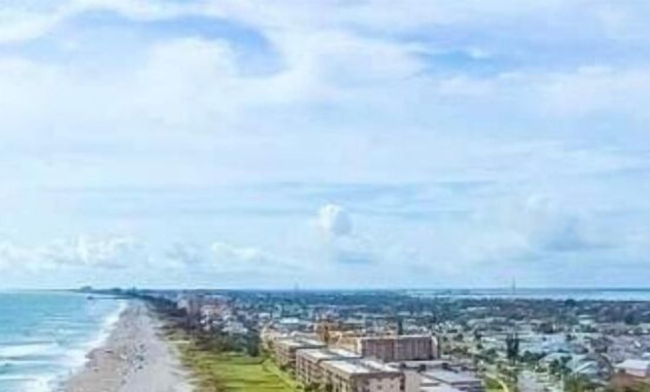 Remodeled 2 Bedroom Condo in Royal Mansions Oceanfront Complex - Cape Canaveral!