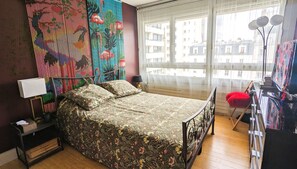 2 bedrooms, iron/ironing board, WiFi, bed sheets - Charmant T3, Lumineux à Paris Dans le 19ème Proche du Métro Jaurès et Laumière (Paris)