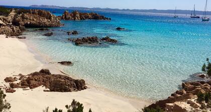 Seaside Apartment Baja Sardinia - Rent from July 25, 2026, to August 15, 2026