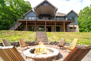 Property grounds - Watermark Lake House (New Tazewell)