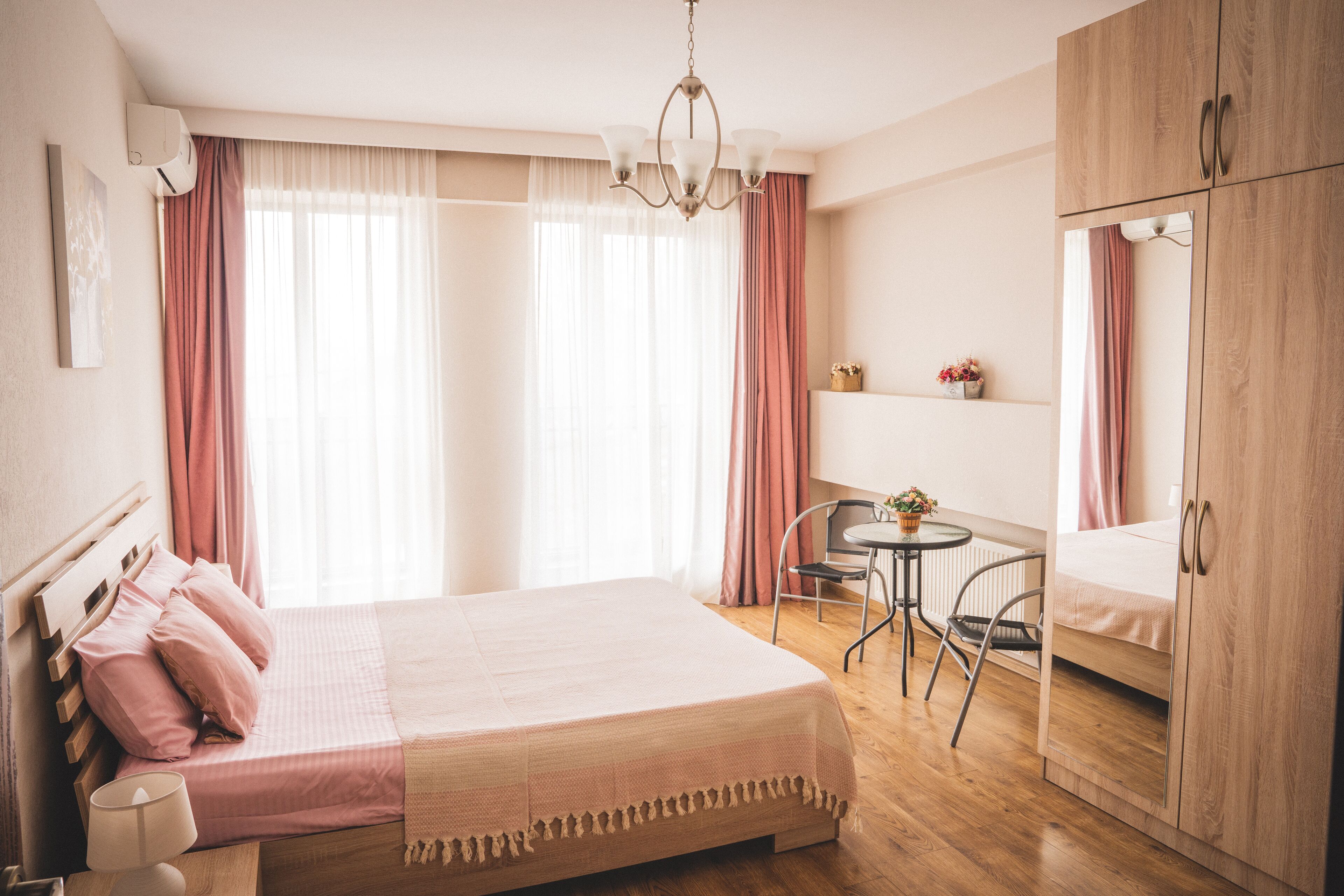 Camas com colchões pillow-top, Wi-Fi de cortesia