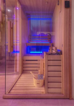 Couples treatment room(s), body treatments, deep-tissue massages - Mya Luxury rooms (Melendugno)