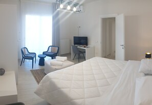 Premium bedding, down duvets, memory-foam beds, desk - Mya Luxury rooms (Melendugno)