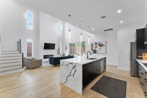 Interior - 5bd|4br Modern Home w/ Pool (Dallas)