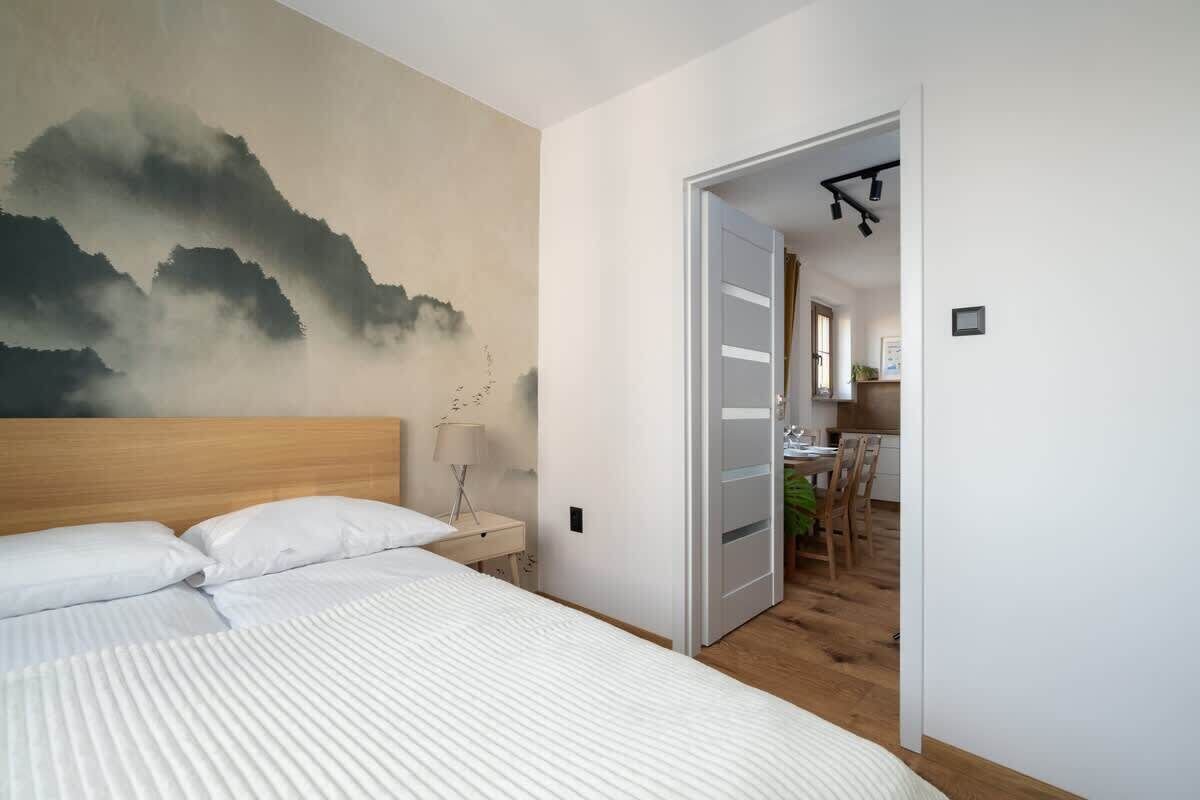 2 bedrooms, iron/ironing board, WiFi, bed sheets