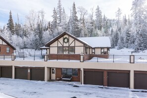 Exterior - Evergreen A10- Cozy Condo That Is A Ski In/Out (Brian Head)