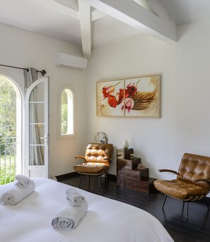 4 quartos, ferros/tábuas de passar roupa, Wi-Fi de cortesia