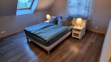 3 slaapkamers, een kluis op de kamer, een bureau