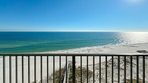 On the beach - Beachfront!! Lazy River and Slide!!  New Rental!! (Orange Beach)