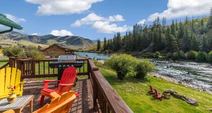 New Listing!One-of-a-Kind Luxe Riverfront Home-Fishing Access-Mins Dtn Creede