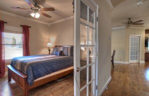 5 sovrum, skrivbord, strykjärn/strykbräda och gratis wi-fi