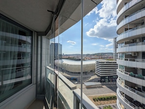 3 bedrooms, Select Comfort beds, desk, laptop workspace - Slavic Spacious Apartment by CHORS (Bratislava)