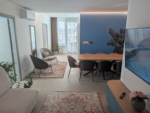 3 bedrooms, Select Comfort beds, desk, laptop workspace - Slavic Spacious Apartment by CHORS (Bratislava)