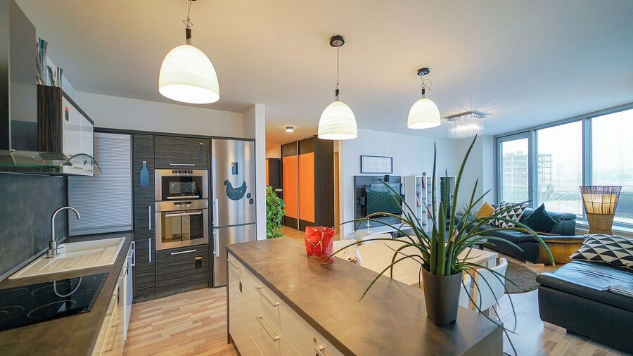 Slavic Spacious Apartment by CHORS