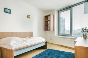 3 bedrooms, Select Comfort beds, desk, laptop workspace - Slavic Spacious Apartment by CHORS (Bratislava)