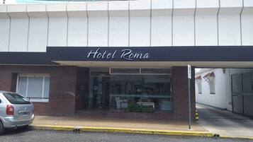 Fachada de la propiedad