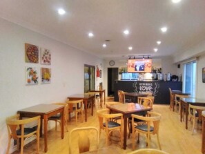 Free daily continental breakfast - HOTEL ROMA TANDIL (Tandil)