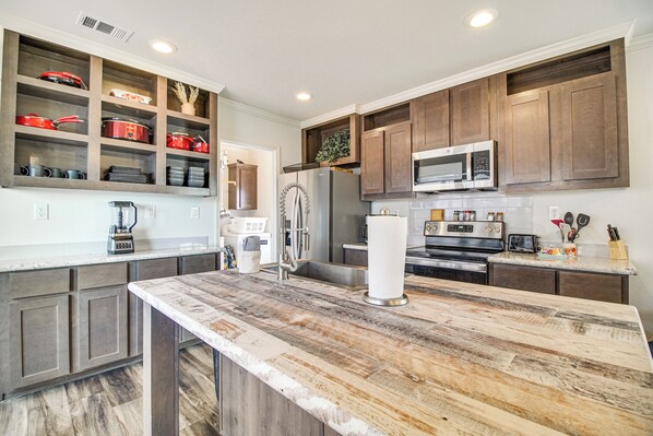 House (2 Bedrooms) | Interior - Grand Lake Views: Pet-friendly Jay Getaway! (Jay)