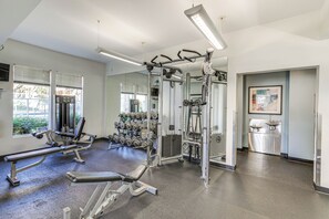 Apartment (2 Bedrooms) | Interior - Luxe Long Beach Condo w/ Pool: 1 Mi to Shoreline! (Long Beach)