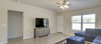 Brand New Spring Home < 1 Mi to Old Town!