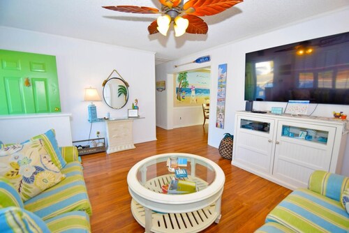 Twin Tree Road 511 3 Bedroom Home by RedAwning