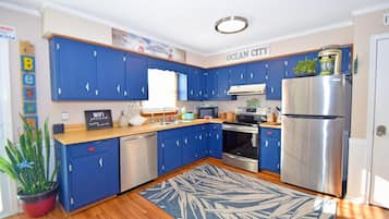 Rumah, 3 kamar tidur | Dapur pribadi | Lemari es, mesin pembuat kopi/teh, dan pemanggang roti