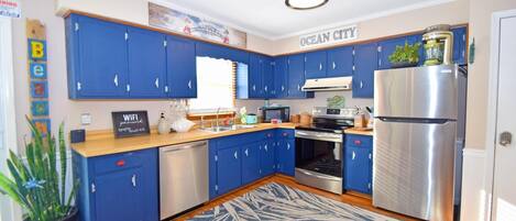 Casa, 3 habitaciones | Cocina privada | Refrigerador, cafetera y tetera y tostadora