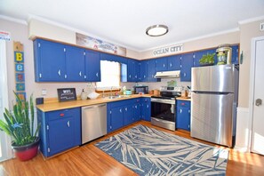 Nhà, 3 phòng ngủ | Bếp riêng | Tủ lạnh, dụng cụ pha cà phê/trà, lò nướng bánh mì