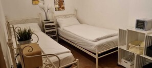 4 室のベッドルーム、アイロン / アイロン台、WiFi、ベッドシーツ