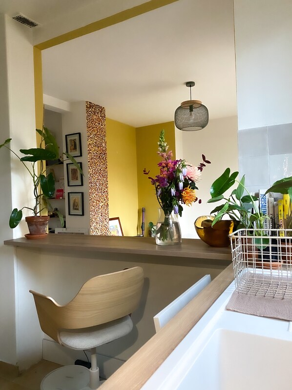 Interior - Charmant Appartement Coloré à 10 min de Marche de Paris (Bagnolet)