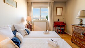 Room - Le Panoramic - Magnifique Vue sur le lac d'Annecy (Annecy)