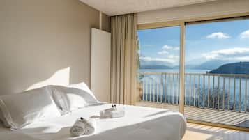 2 habitaciones, tabla de planchar con plancha, cuna de viaje y wifi