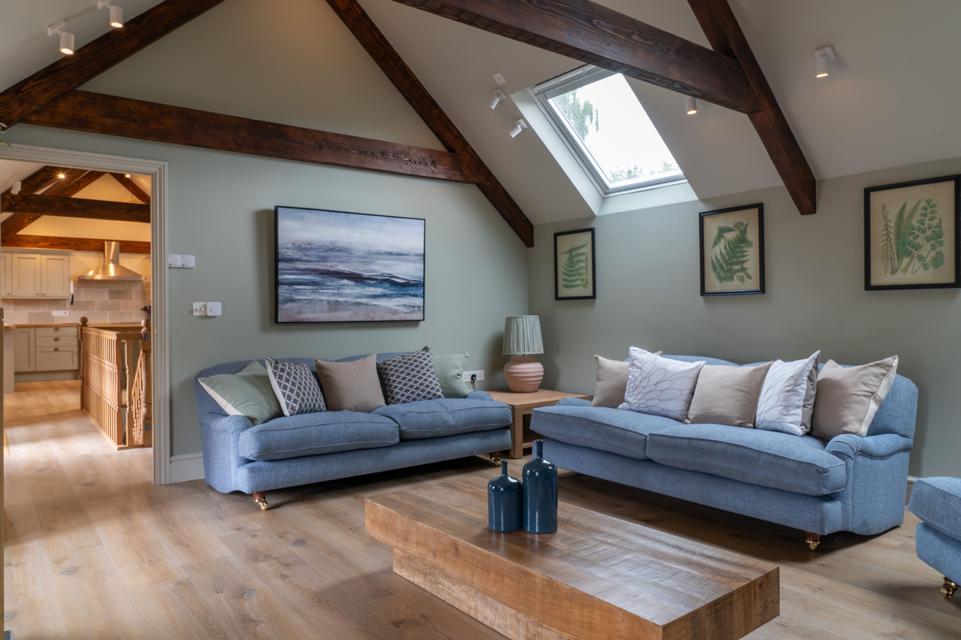 Smart TV, fireplace, stereo