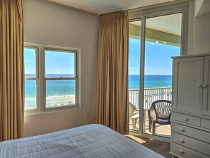 3 bedrooms, iron/ironing board, free WiFi, bed sheets - Vintage Charm - 3Bd Beachfront at Budget Friendly Rates - Beach Service! (Fort Walton Beach)