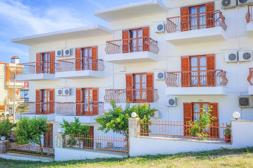 Apartments Eytyxia