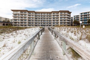 Exterior - SMP 603 - Top Floor Beachfront 3 Bd - sleeps 8- Free Seasonal Beach Service! (Fort Walton Beach)