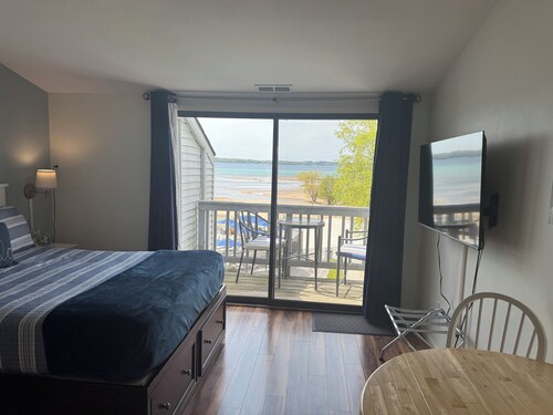 Beachfront Condo with breathtaking views!   Fall & winter specials!  