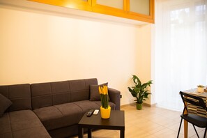 TV - Casa Creanza by Wonderful Italy (Bari)