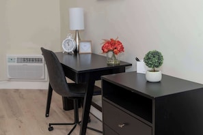 Interior - Stylish Huntsville Studio by Park & Gardens (Huntsville)