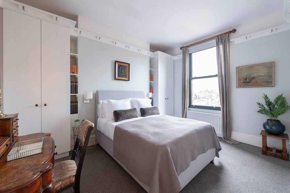 Charming 2 bedroom apartment in the affluent Chelsea area, by London ...