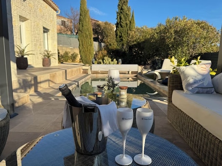 Terrace/patio. Casa Amor & SPA - Suite Romantique Loveroom Jacuzzi Privatif et Petits Déjeuners