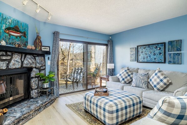 Smart TV, fireplace, offices