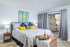 2 slaapkamers, een strijkplank/strijkijzer, gratis wifi, beddengoed