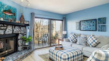 Smart TV, fireplace, offices