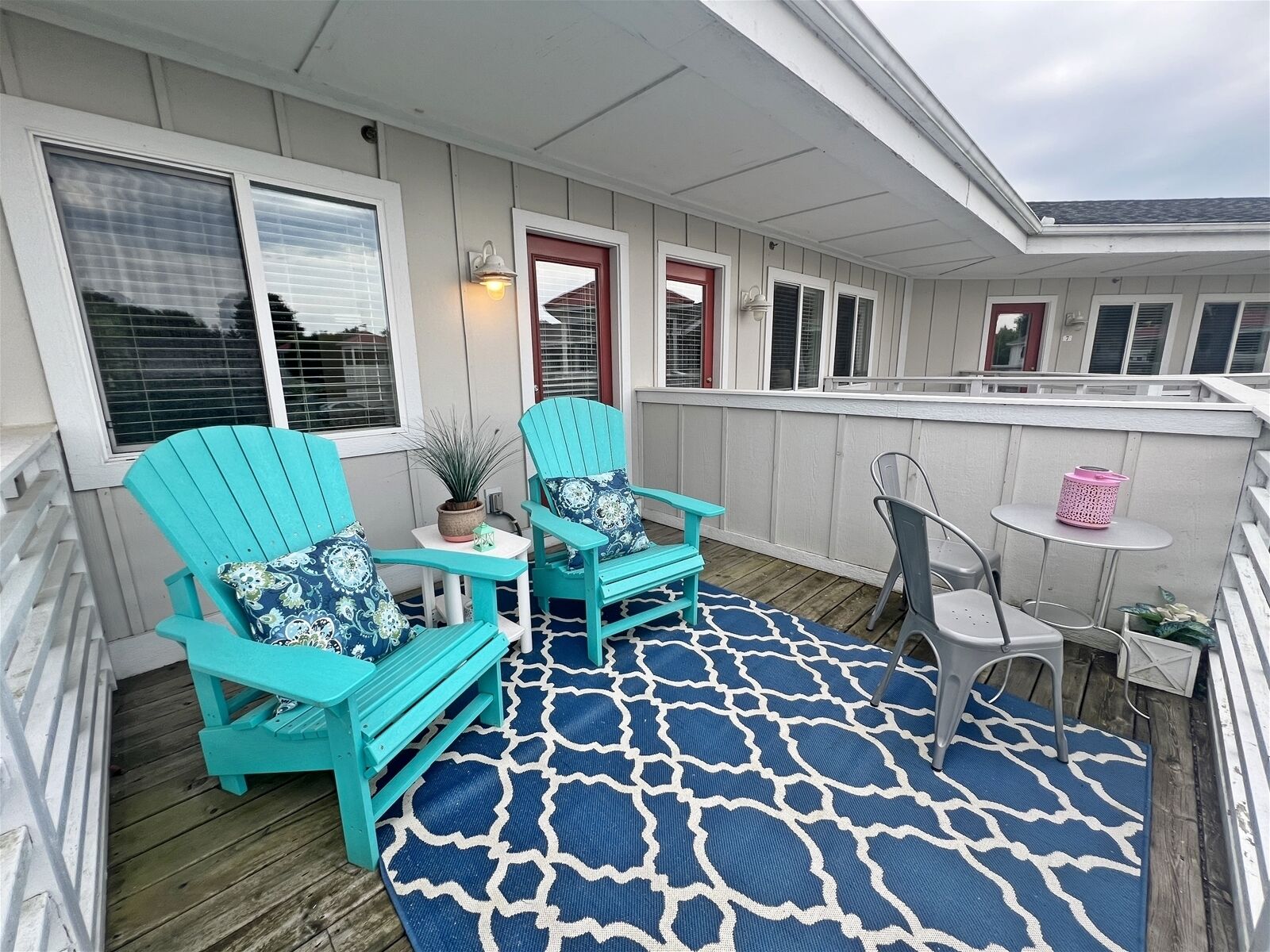 Blue Star Cabana: Swimming Pool, Dog Friendly, Walk to Douglas, Fun Condo