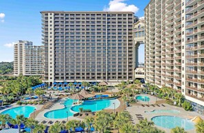 Exterior - Pool and Courtyard View 3 Bedroom 3.5 Bath Sleeps 10 (North Myrtle Beach)
