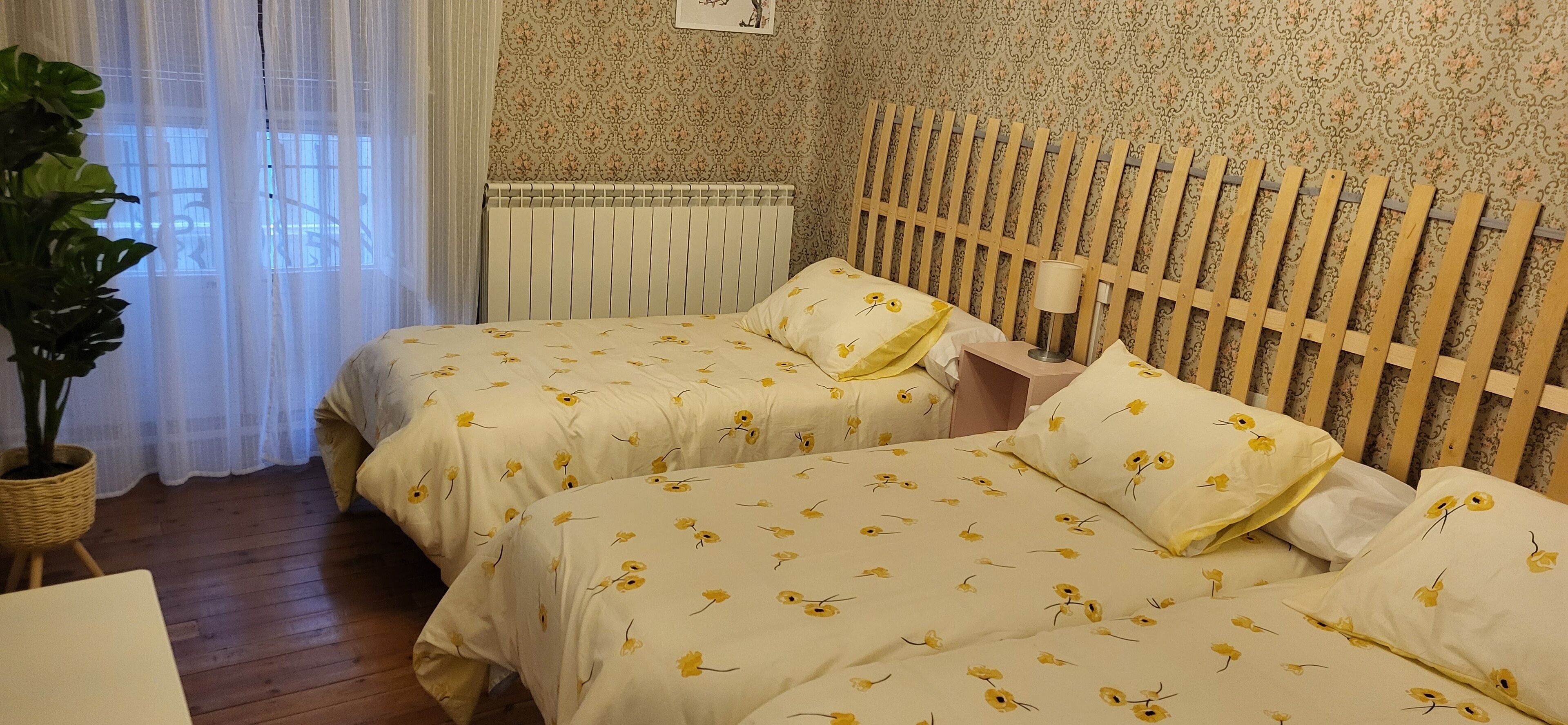 4 Schlafzimmer, Schreibtisch, Bügeleisen/Bügelbrett, Reisekinderbett