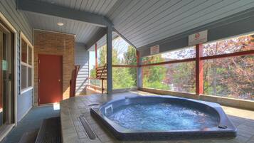 Indoor spa tub