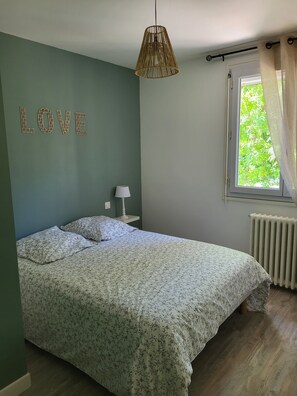 4 chambres, chambres insonorisées, fer et planche à repasser, Wi-Fi