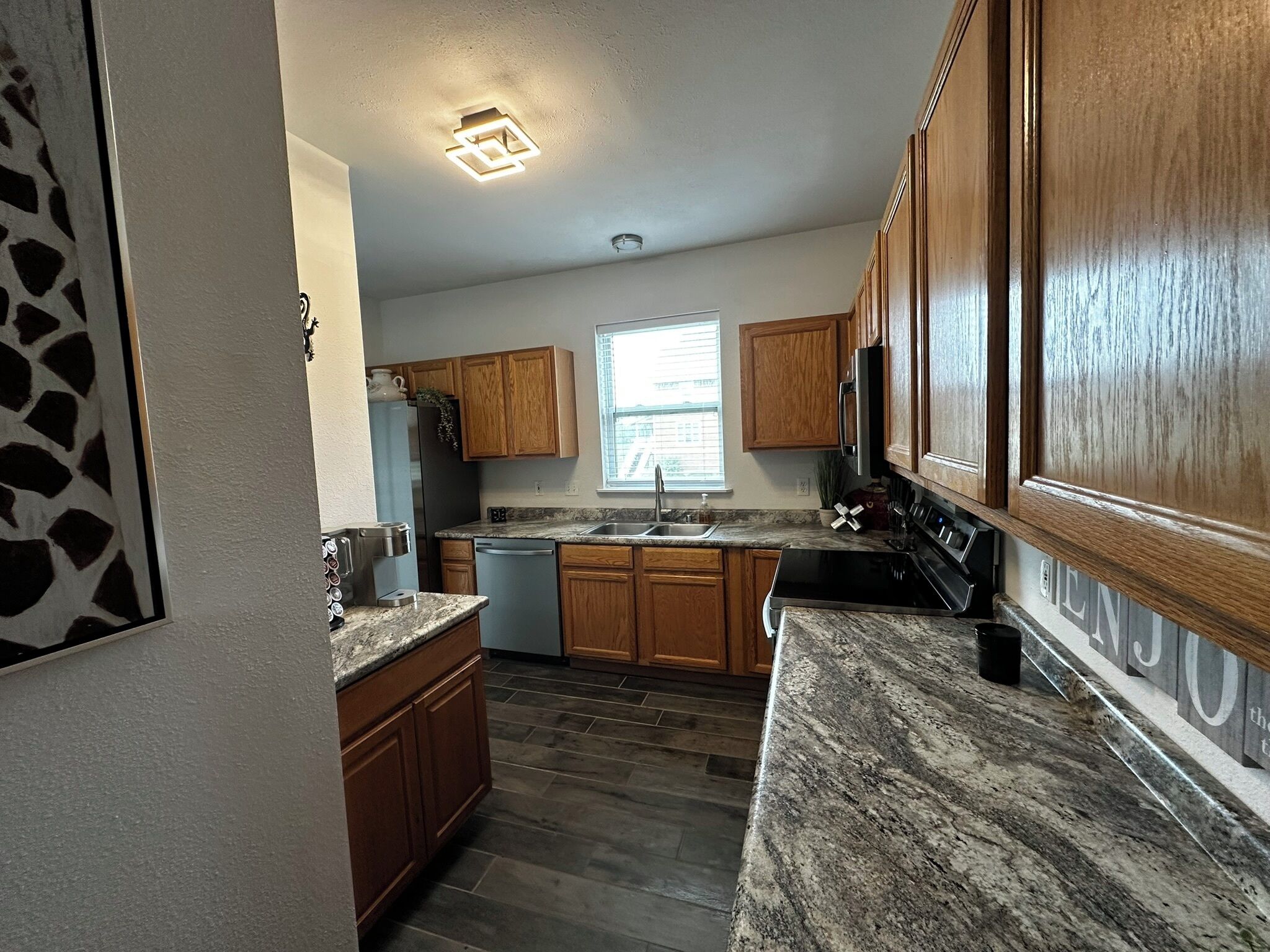 雪櫃、微波爐、焗爐、爐具